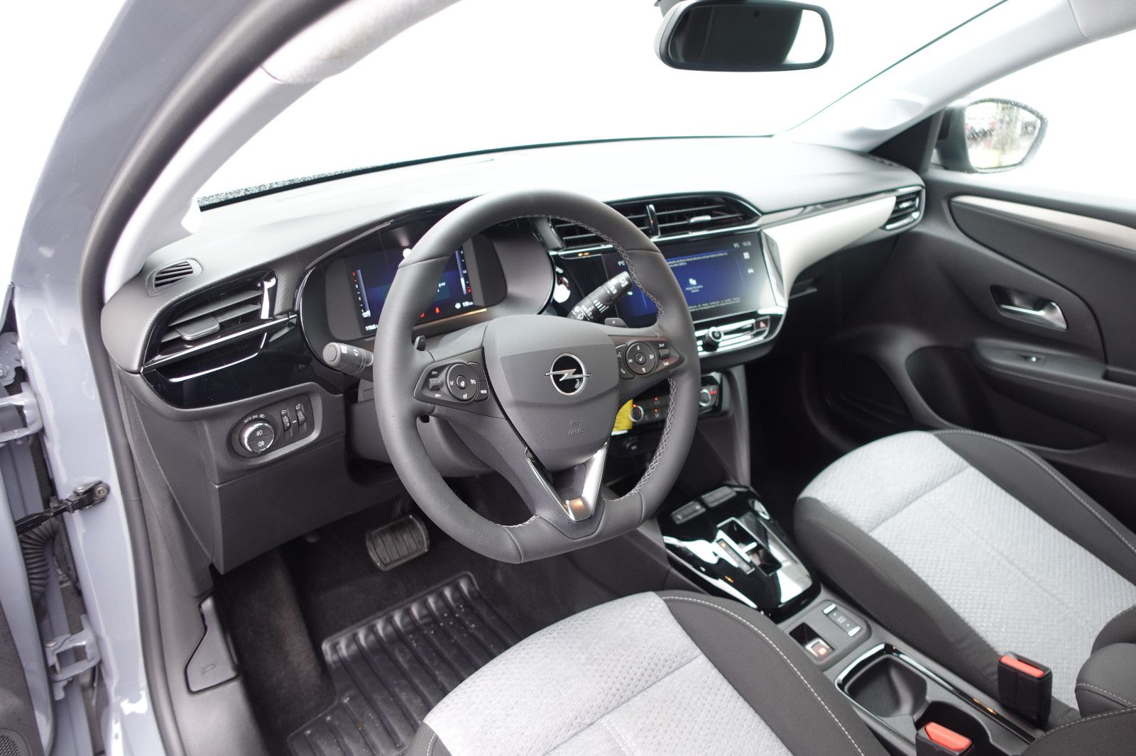 Fahrzeugabbildung Opel Corsa 1.2Turbo Automatik Allwetter,Klima,SHZ,LED