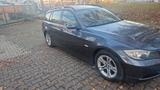 BMW 3 8reifen 2 Jahre TÜV sehr sauber - BMW in Bochum: 2.8