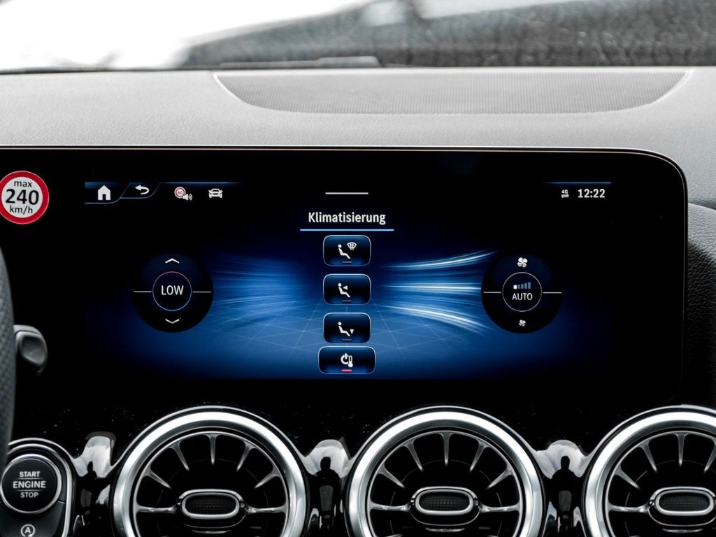Mercedes-Benz GLA 200 AMG-Sport Pano AHK MLB Night Distr Ambi foto 9