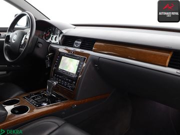 Volkswagen Phaeton - 10