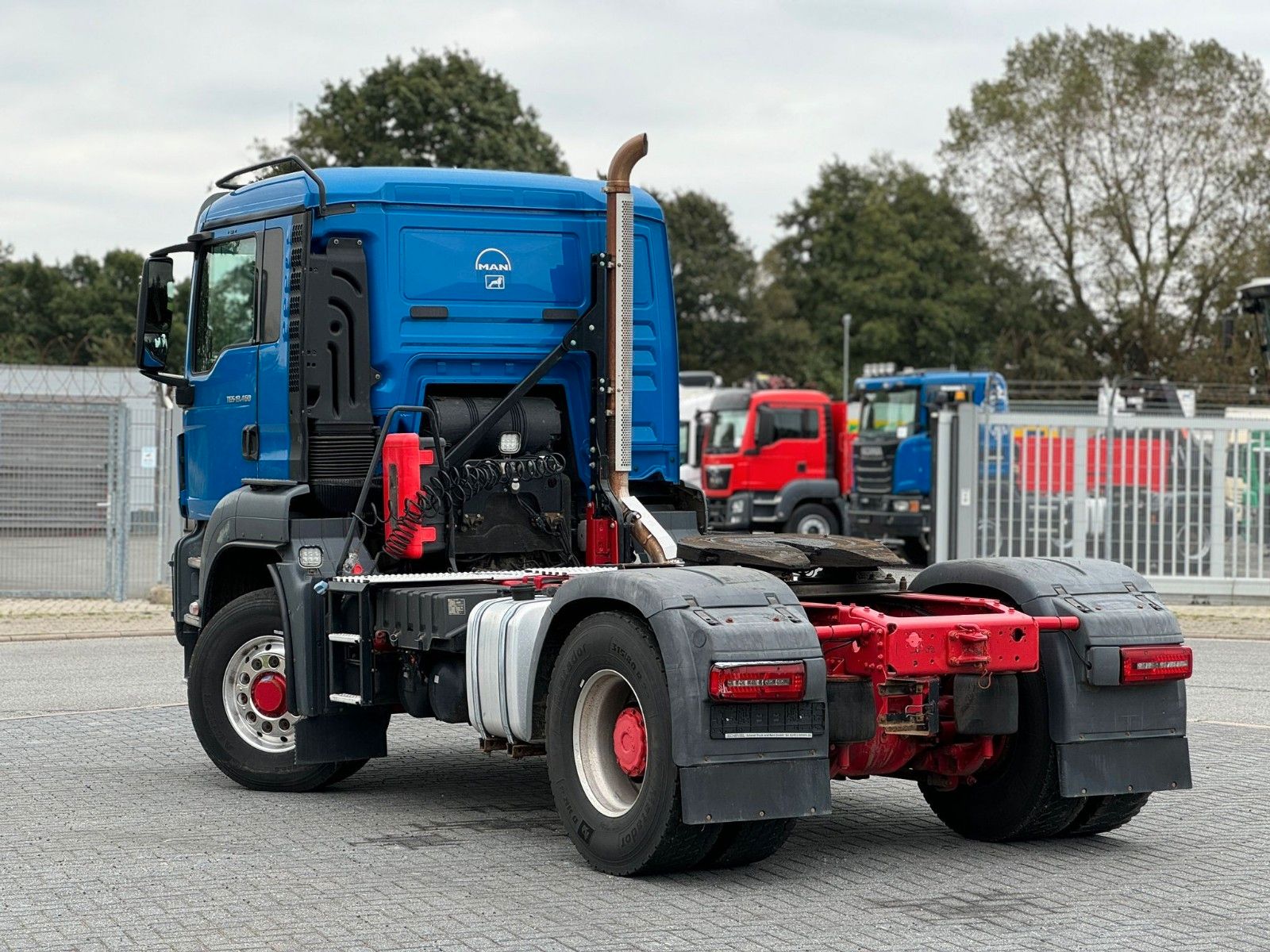 Fahrzeugabbildung MAN TGS 18.460 4x4H BLS SZM mit Hydrauliksystem