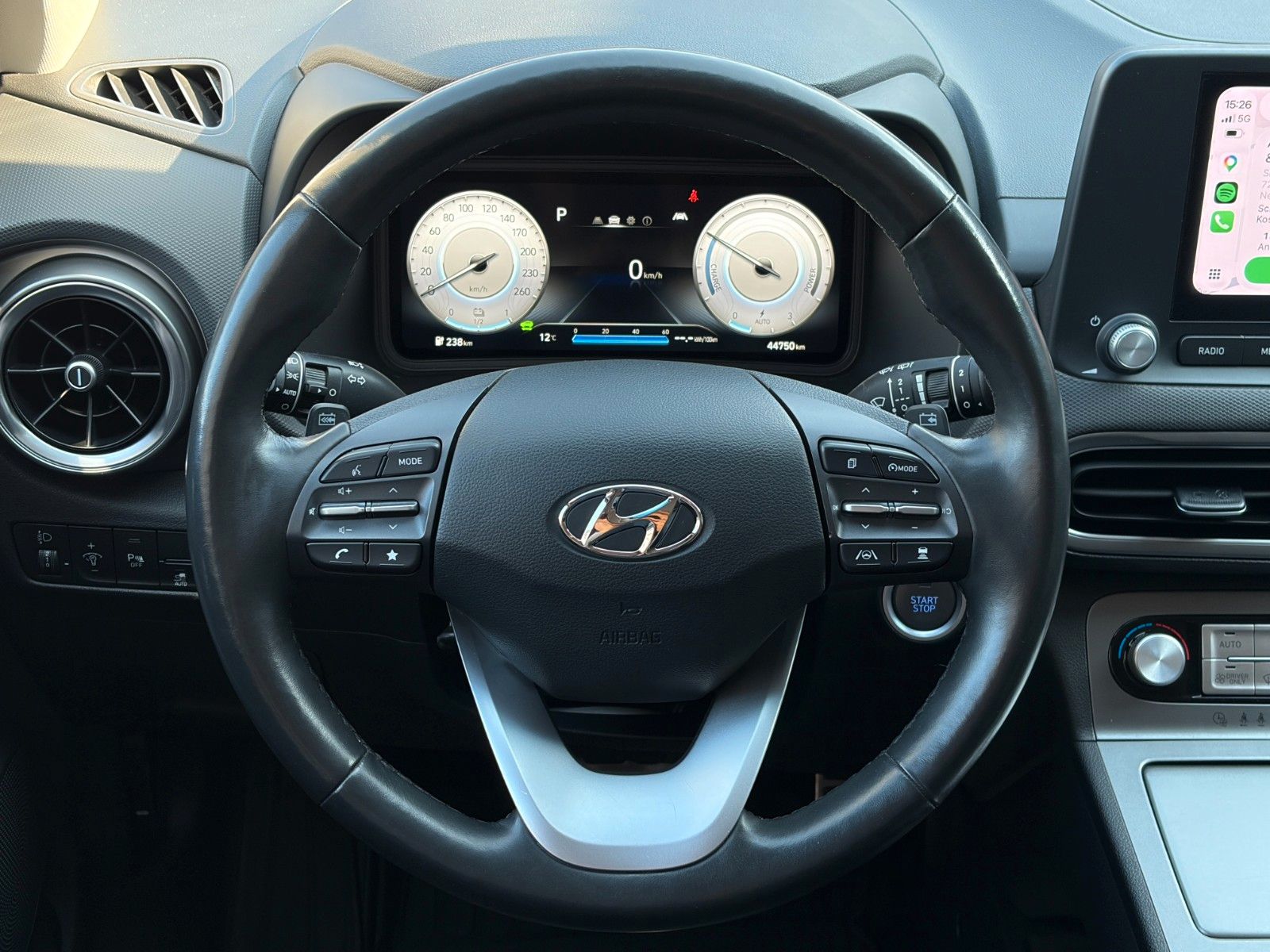 Fahrzeugabbildung Hyundai KONA E Select ACC PDC LFA LKA SHZ LHZ CarPlay