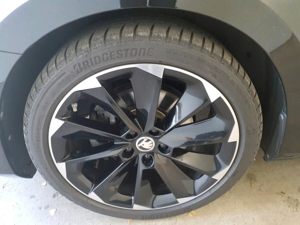 Skoda Superb Combi Sportline 2.0 TDI AHK*Pano*Tempo*SH