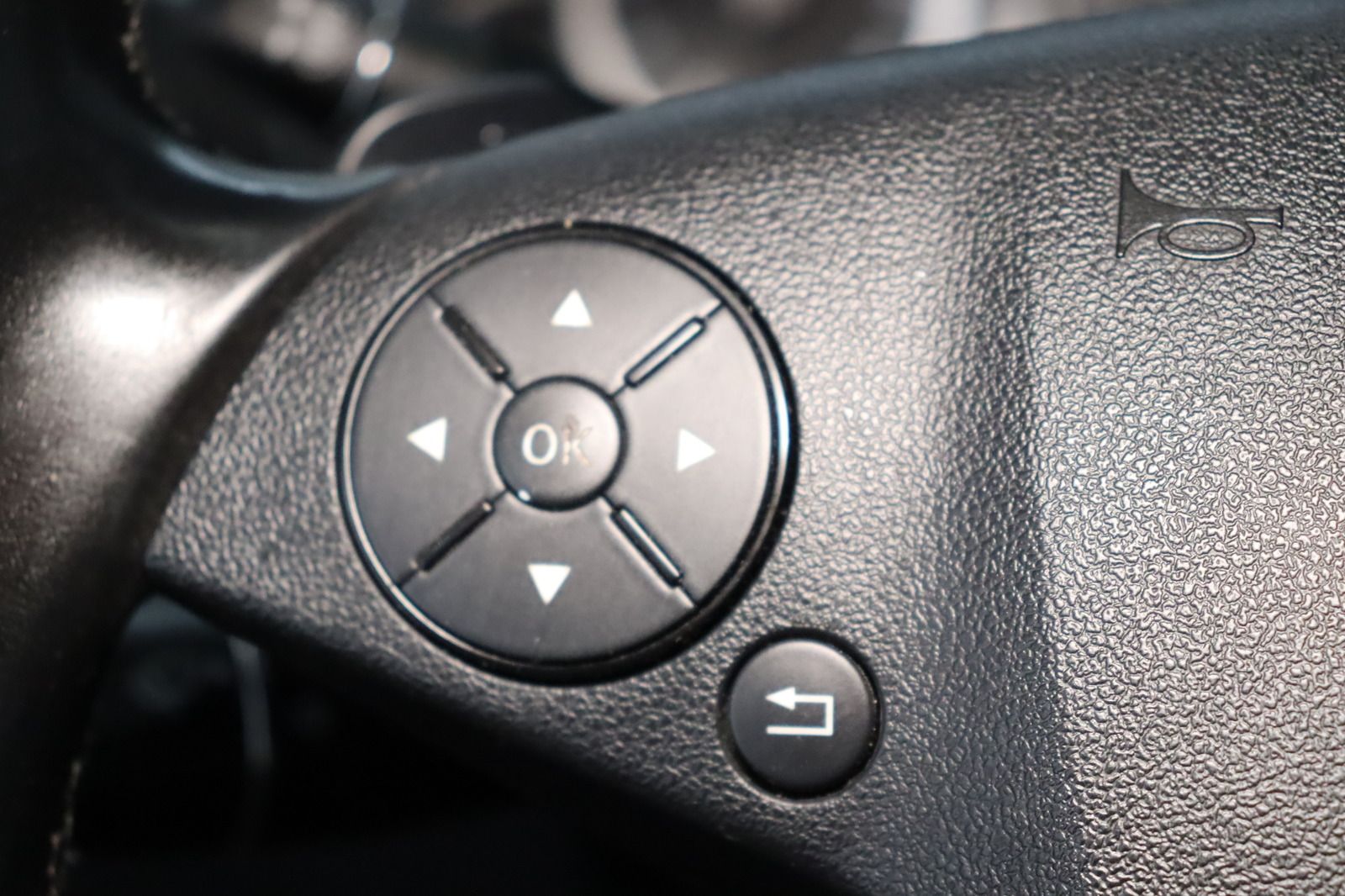 Fahrzeugabbildung Mercedes-Benz E 350 CGI T BlueEFFICIENCY * Navi * Sitzhzg. *