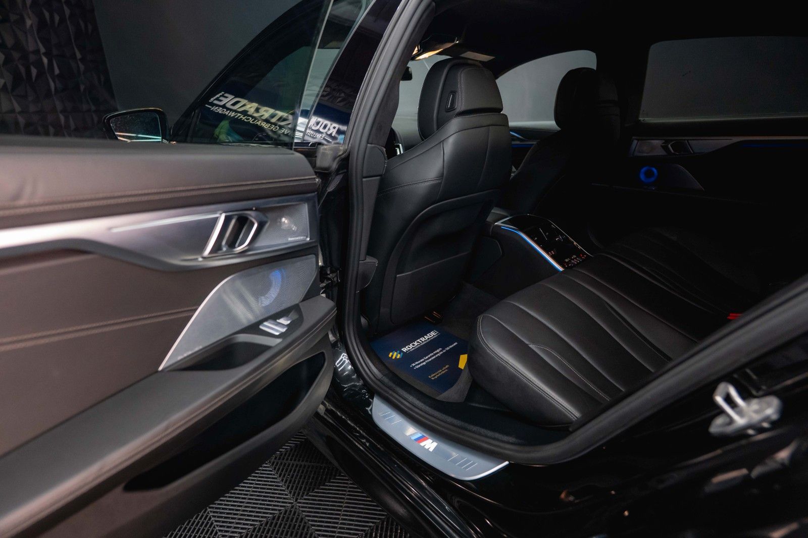 Fahrzeugabbildung BMW M850i xDrive M-Performance *Laser*B&W*ACC*360°*