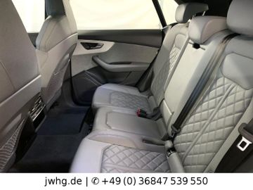 Audi Q8 - 10