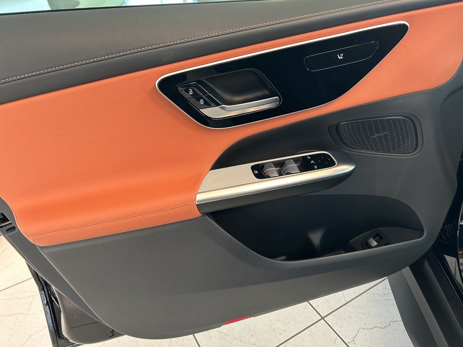 Fahrzeugabbildung Mercedes-Benz GLC400e 4M AMG Advanced DISTRO DigiLED el.Heckkl