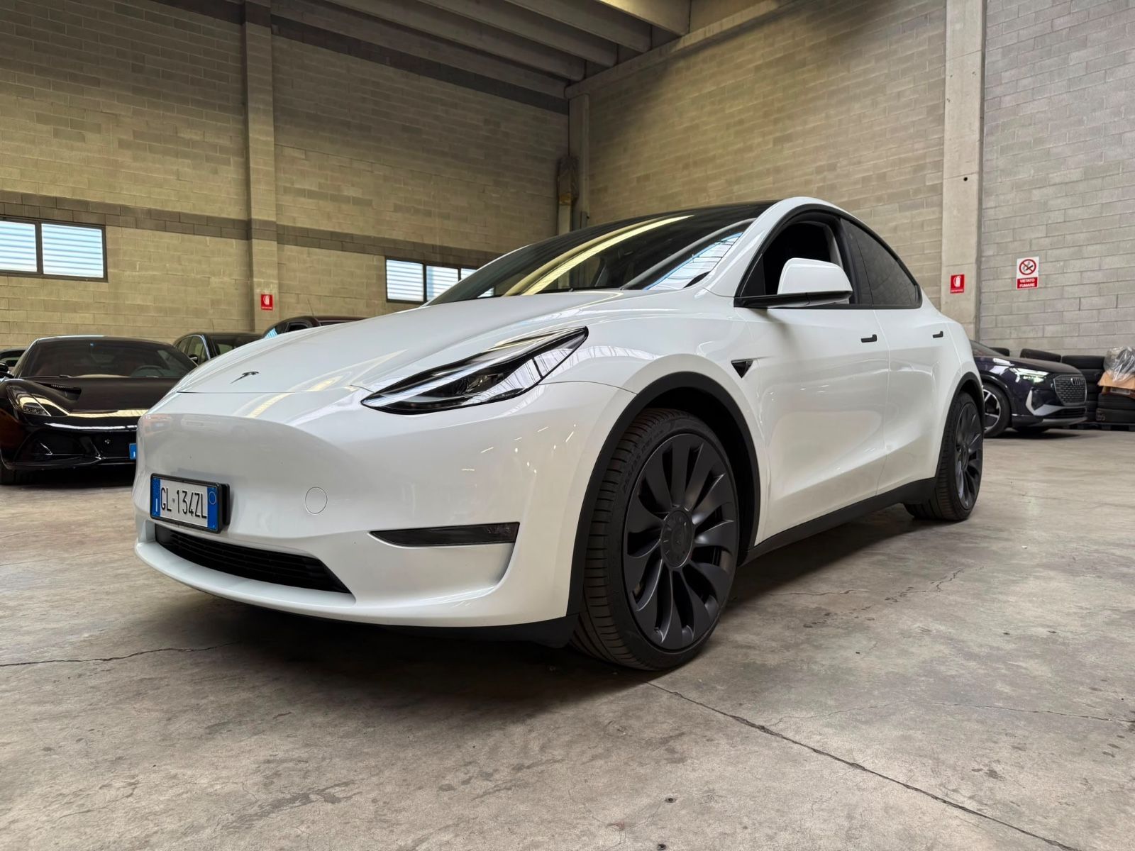 Tesla Model Y Performance Dual Motor AWD