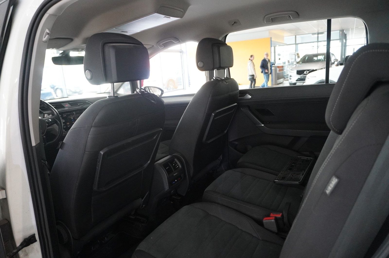 Fahrzeugabbildung Volkswagen Touran 2.0 TDI COMFORTLINE DSG NAVI/SH/ACC/DAB+