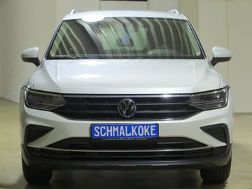 Volkswagen Tiguan - 1