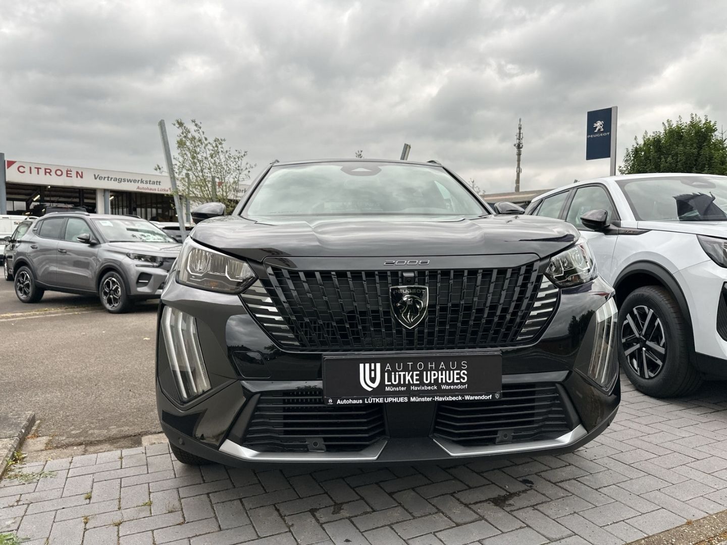 Fahrzeugabbildung Peugeot 2008 ALLURE HYBRID 145 e-DSC6 Navi LED ACC SHZ