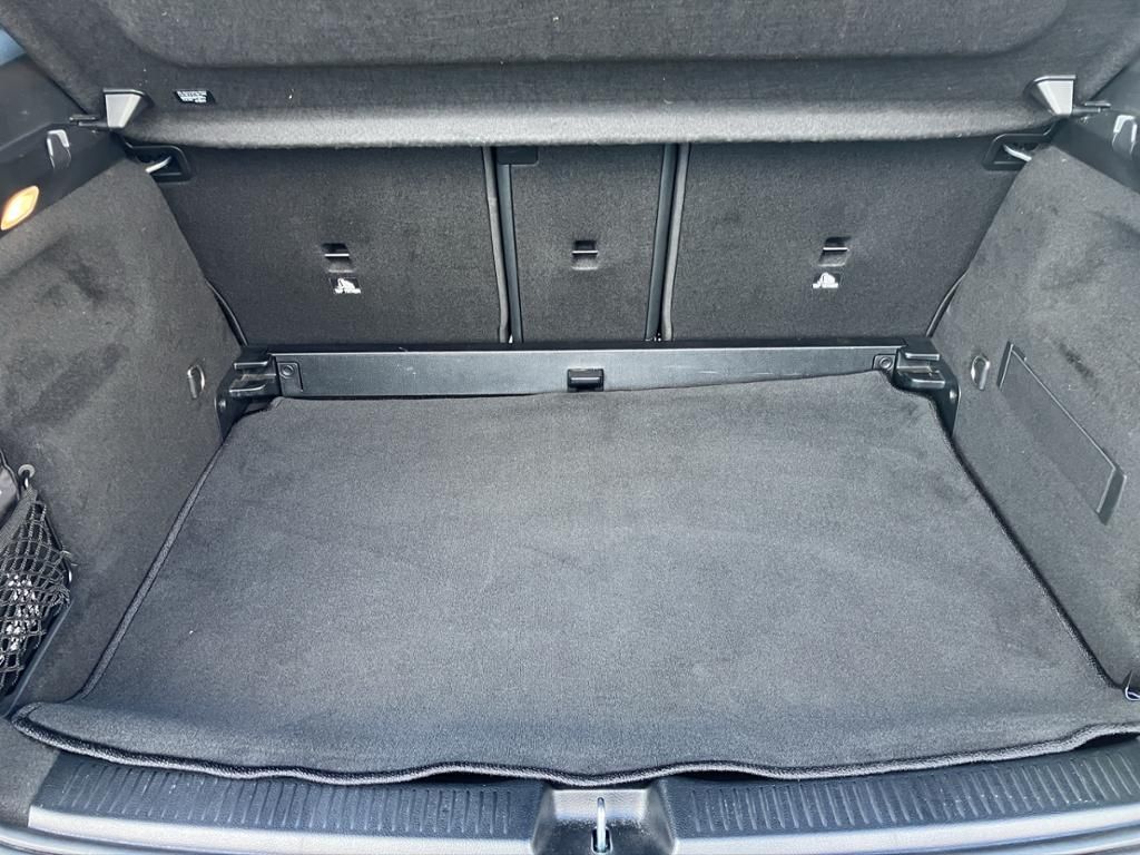 Fahrzeugabbildung Mercedes-Benz B 200 d *AHK*Navi*KeyLess*SpurW*PDC*LED*SpurH*LM