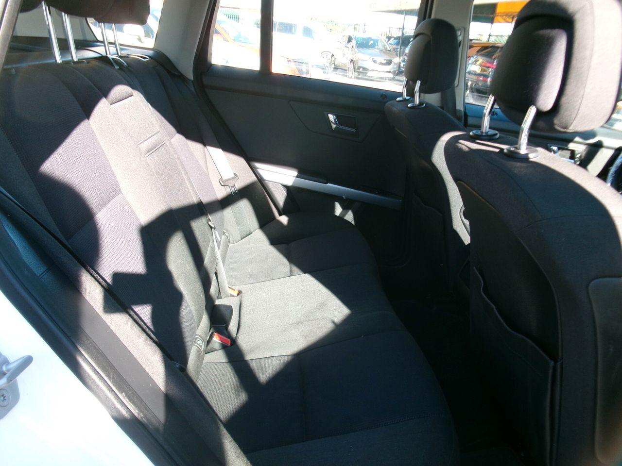 Mercedes-Benz GLK200 2011 — photo 14