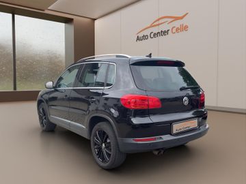 Volkswagen Tiguan - 2