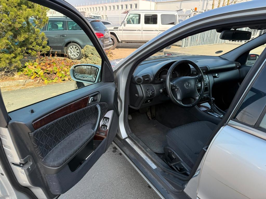 Mercedes-Benz C 180