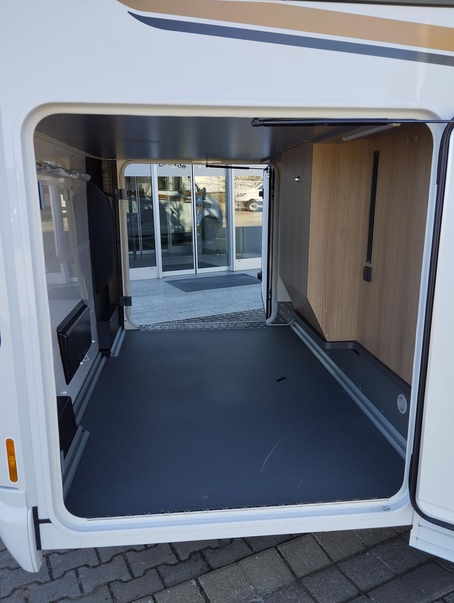Fahrzeugabbildung Malibu T 490 RB LE comfort Mercedes,Distronic,LED,Autom