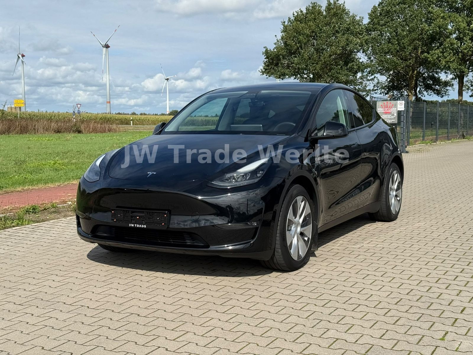 Tesla Model Y Long Range Dual AWD ACC AHK 20"