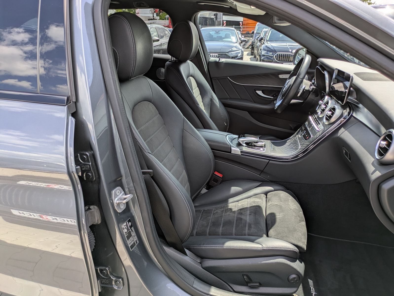 Fahrzeugabbildung Mercedes-Benz C 220 d AMG PANO*360°*MULTIBEAM*BURMESTER*ALCANT