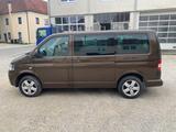 Volkswagen T5 Caravelle Bus foliert rostfrei - Volkswagen T5 Caravelle: 8 Sitzer