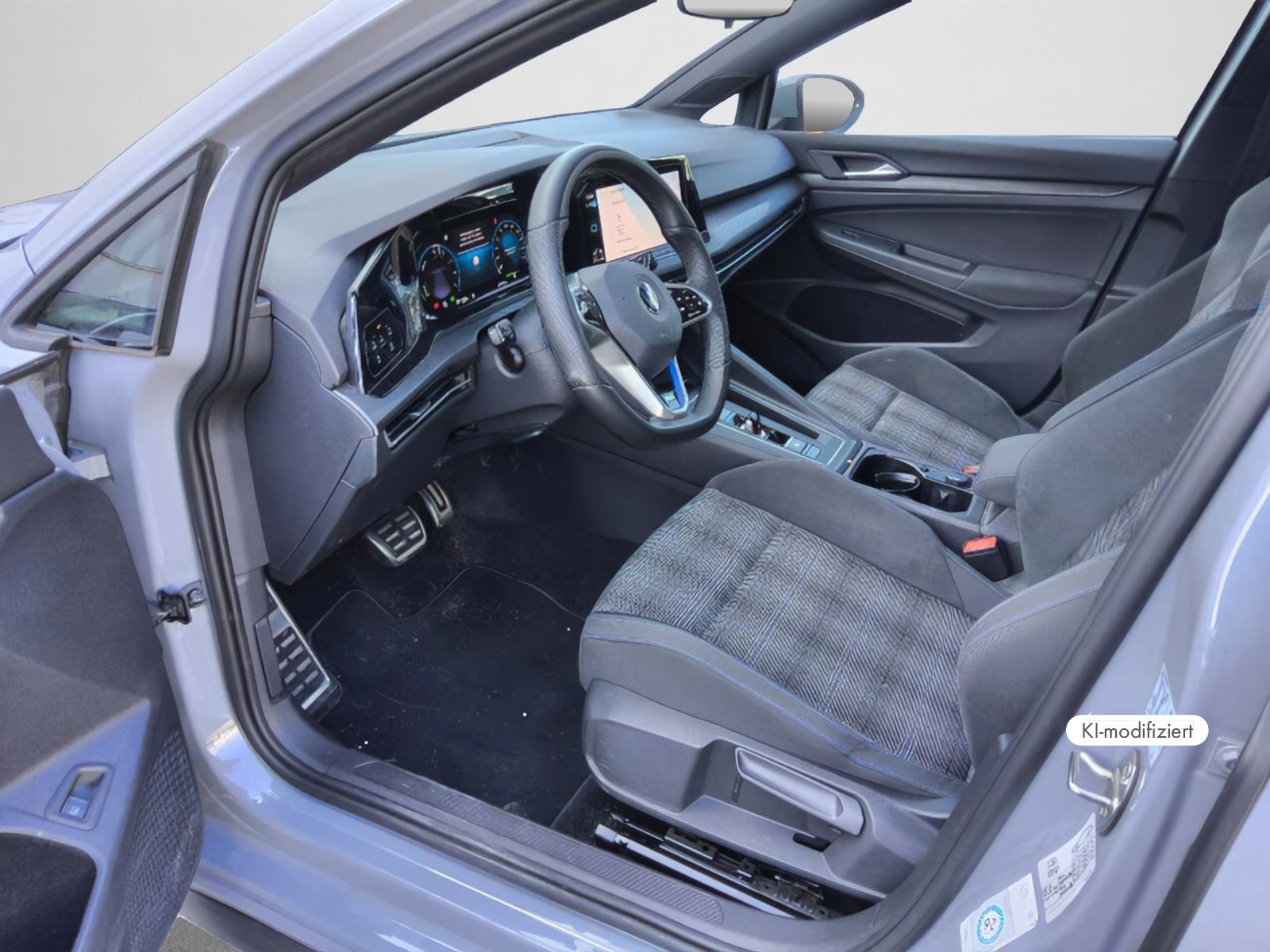 Volkswagen Golf GTE 1,4 TSI eHybrid DSG 18 in Schwarz foto 4
