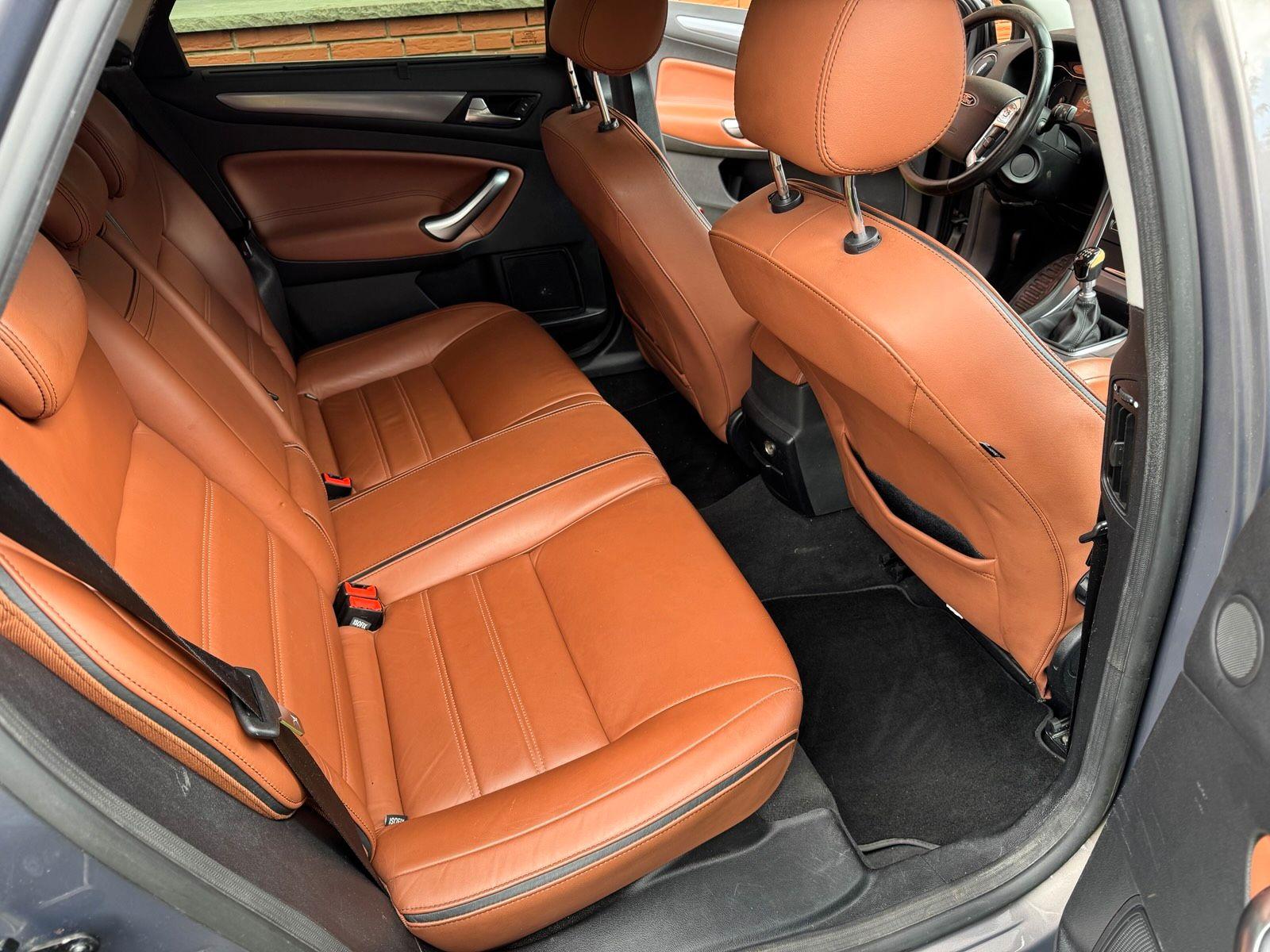 Ford Mondeo 2012 — photo 11