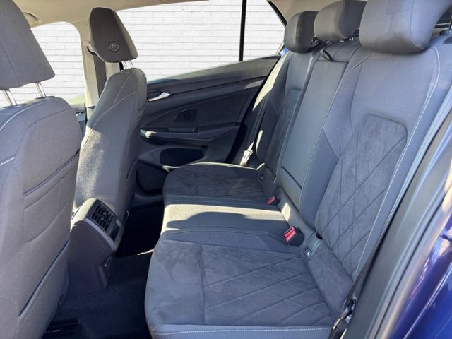 Fahrzeugabbildung Volkswagen Golf Life 2,0 TDI DSG Klima LED Navi Alu