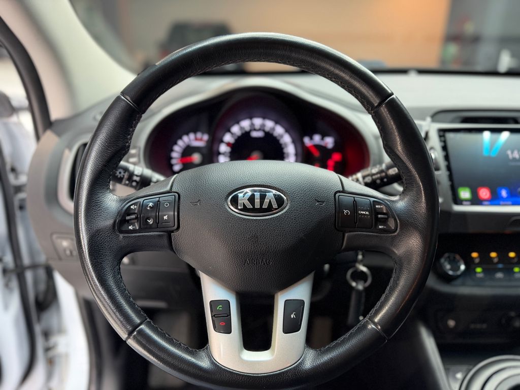 KIA Sportage Attract 2WD*KLIMA*KAMERA*SHZ*NAVI*TOP KIA Sportage Attract 2WD*KLIMA*KAMERA*SHZ*NAVI*TOP