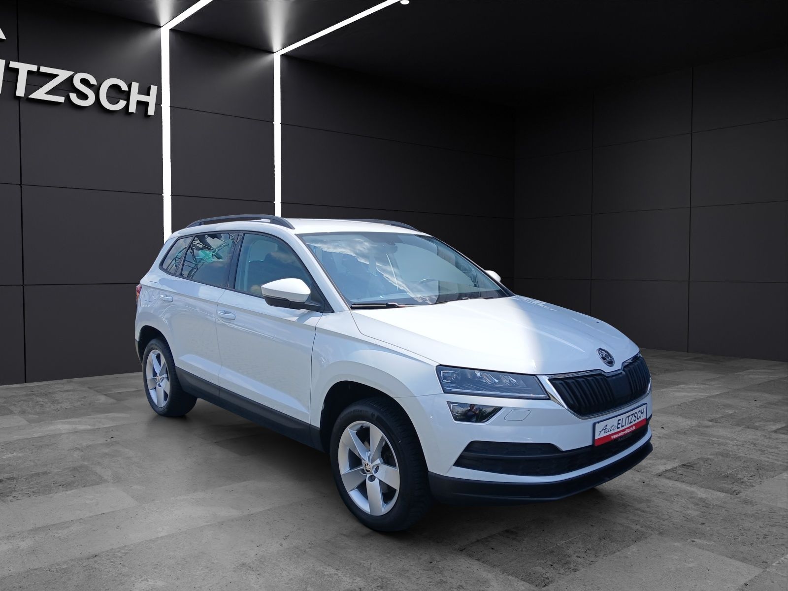 Fahrzeugabbildung SKODA Karoq TSI Ambition  DSG LED Navi GRA PDC SH LM