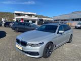BMW 530 3.0 TD XDrive SportL NAVI AHK Panorama Kamer - BMW 530 mit Diesel-Antrieb: Kombi, 3.0