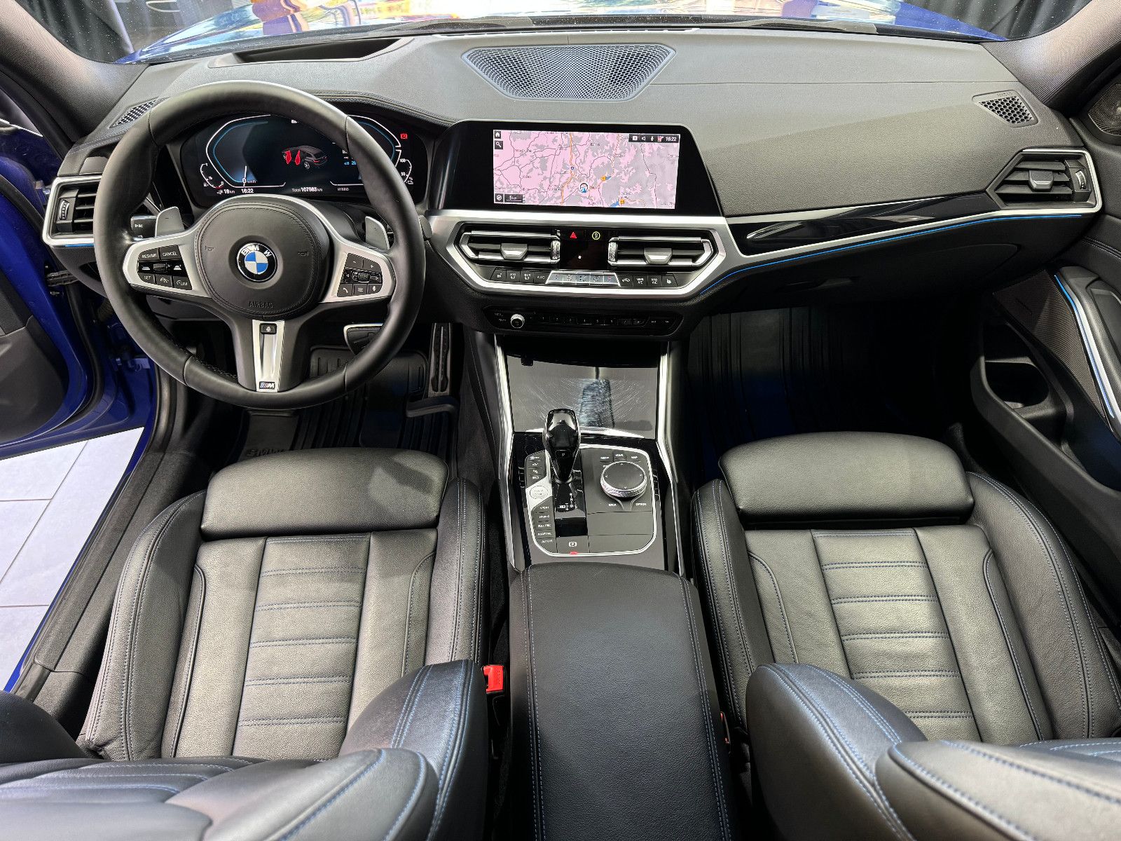 Fahrzeugabbildung BMW 330e M Sport Touring |LASER|HEAD-UP|HARMAN|LEDER