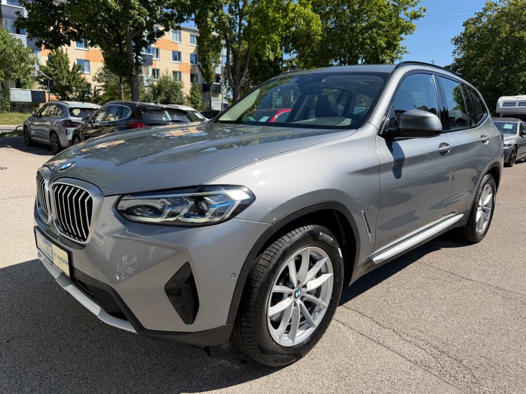 BMW X3 xDrive 30 dPanoDrivAssistParkAssistLiveCo 2022