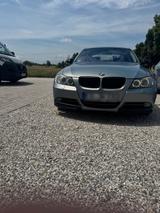 BMW e90 330i - BMW 330 aus 2005: 330i