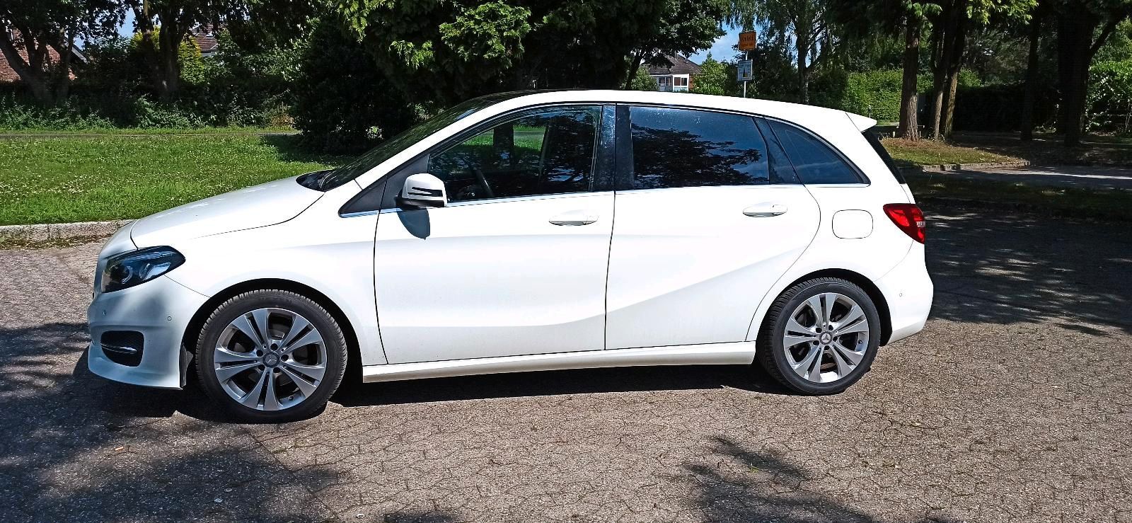 MERCEDES-BENZ Mercedes B220 d, URBAN, Garagenwagen, mit ...