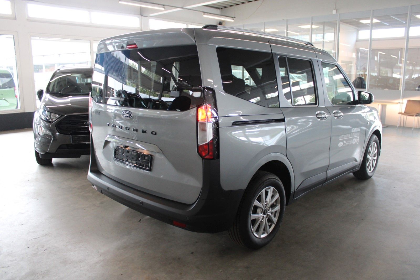 Fahrzeugabbildung Ford Tourneo Courier Titanium Kamera WinterPaket2 uvm
