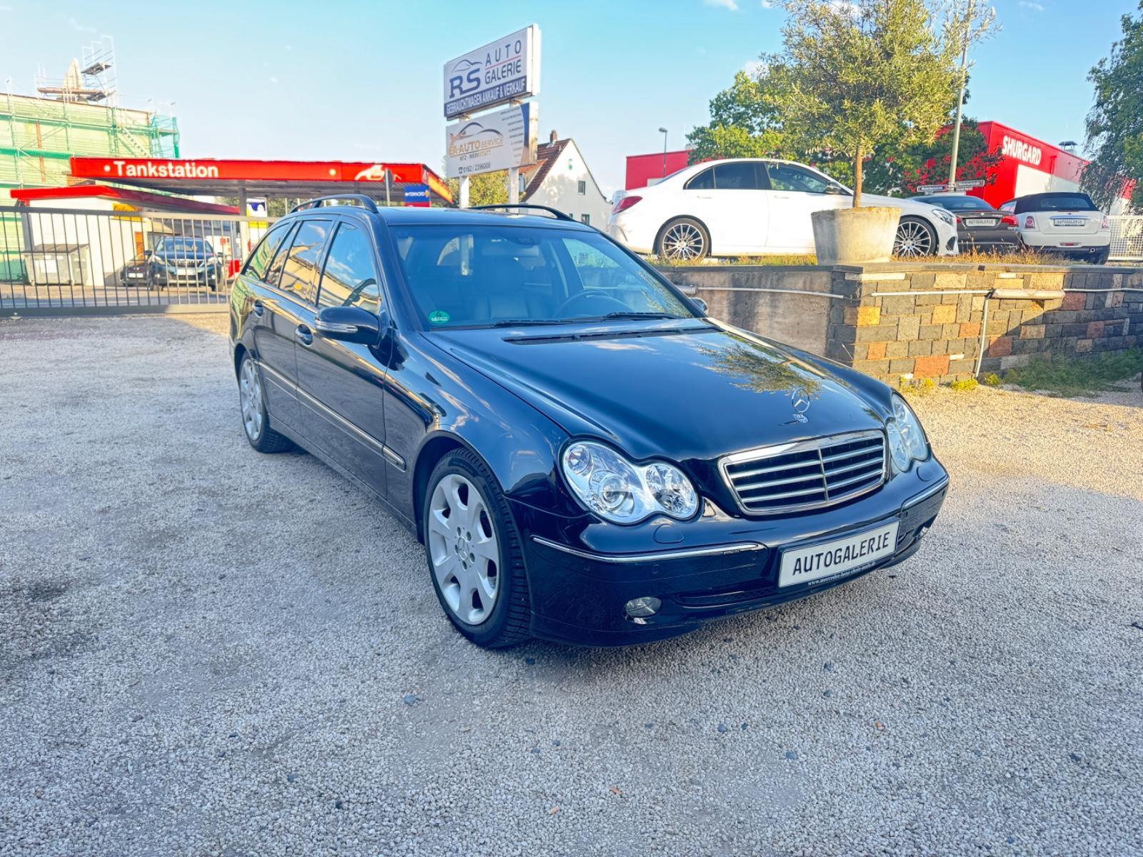 Mercedes-Benz C220 2005 — photo 13