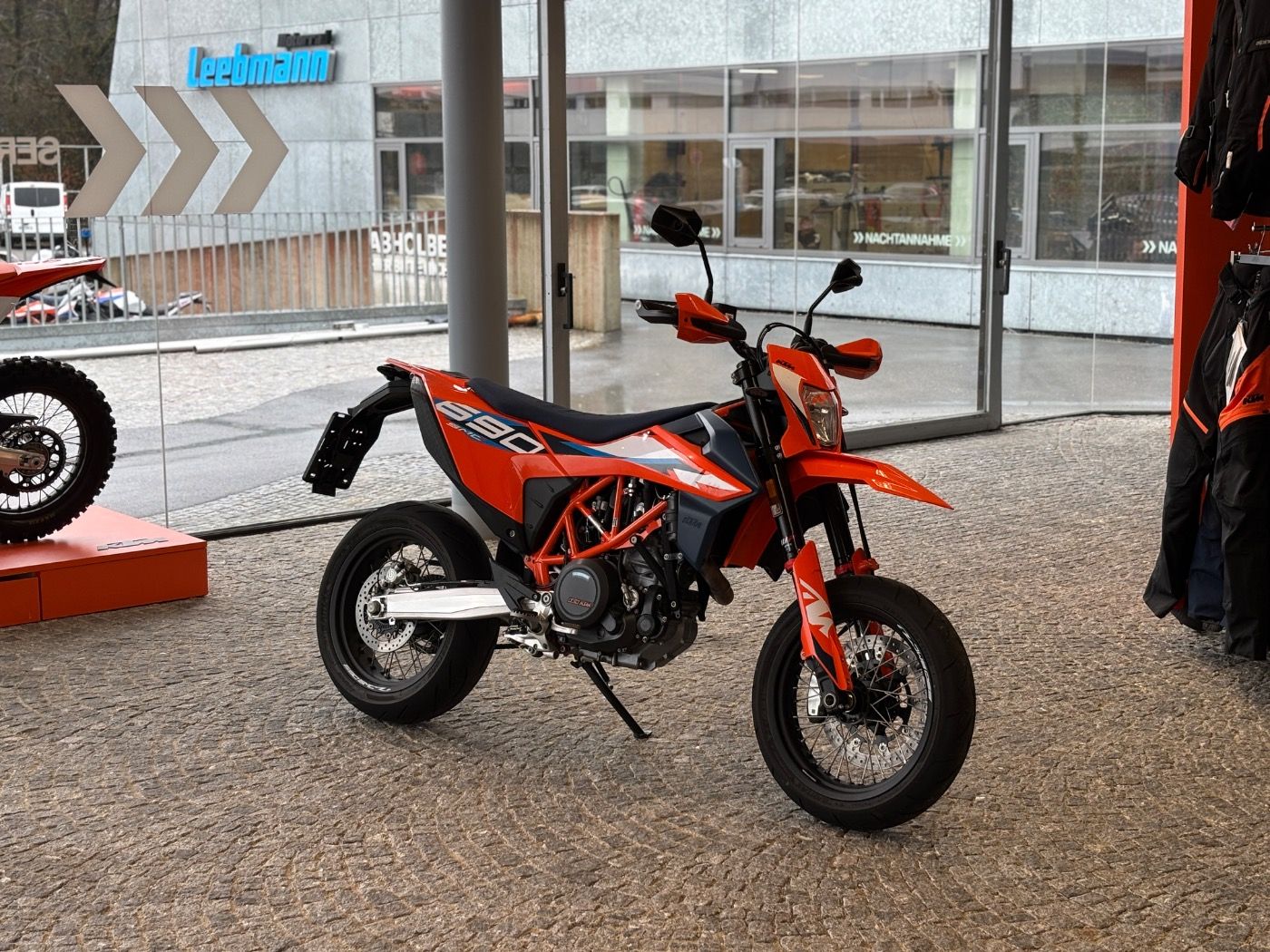 Fahrzeugabbildung KTM 690 SMC-R 2024