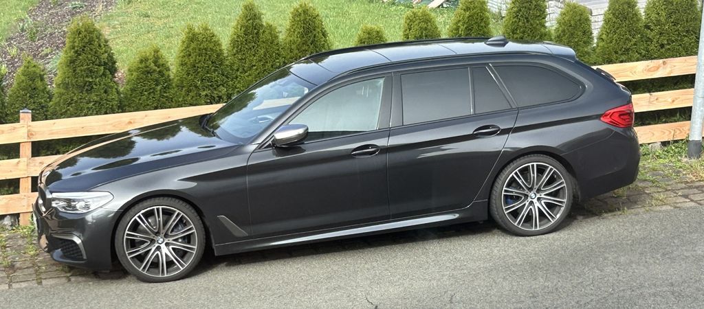 BMW M550