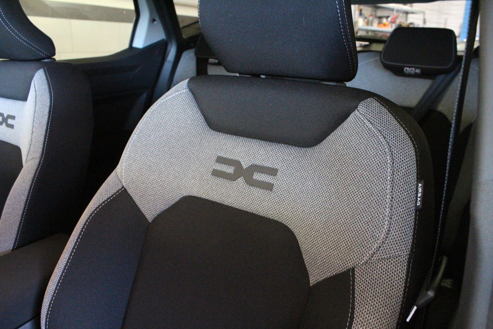Fahrzeugabbildung Dacia Duster mild Hybrid 140 Journey *Winter-Plus-Pak*