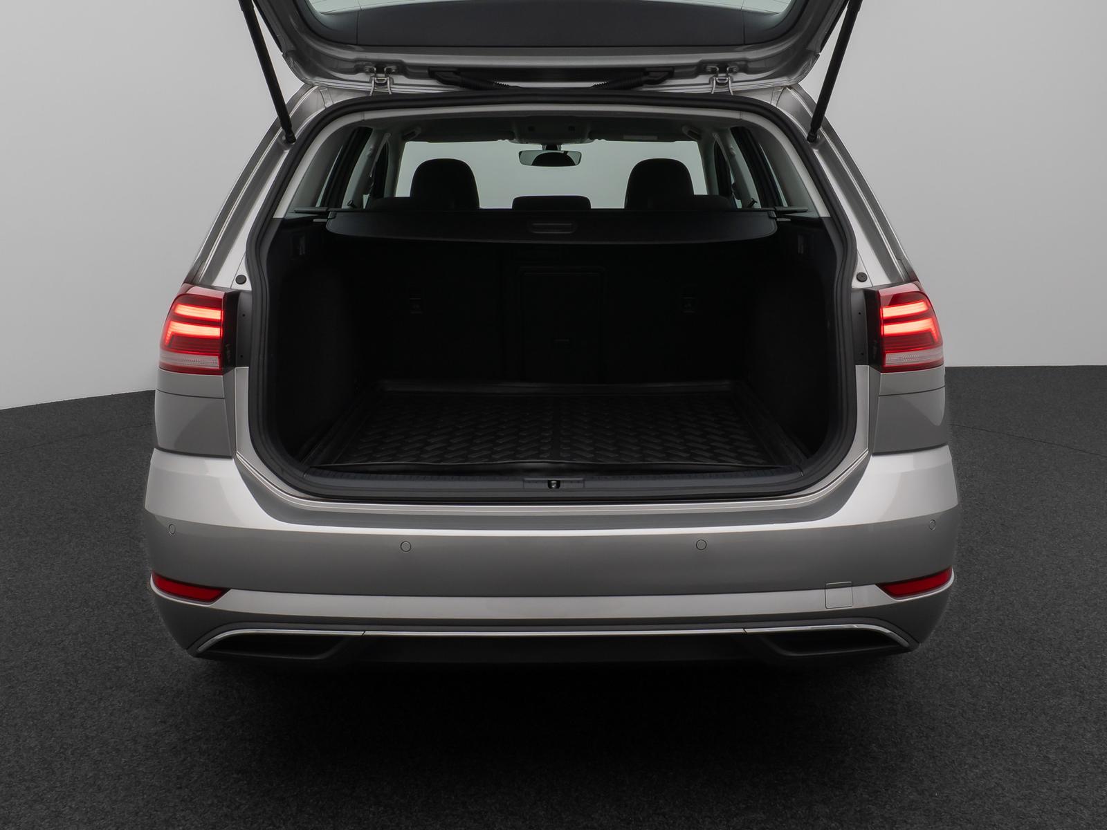 Volkswagen Golf VII Variant Comfortline Navi PDC Standheiz
