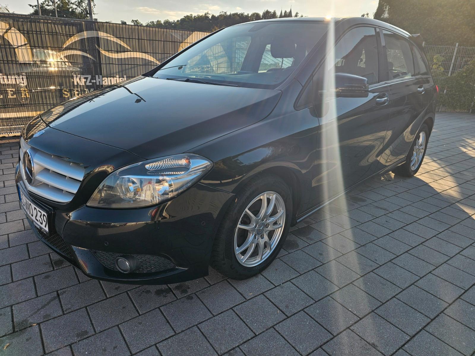 Mercedes-Benz B 200 CDI / Automatik/ Navi / AHK/ TÜV neu