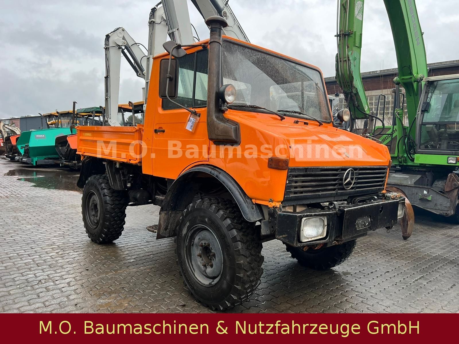 Fahrzeugabbildung Unimog U 1000/ 424