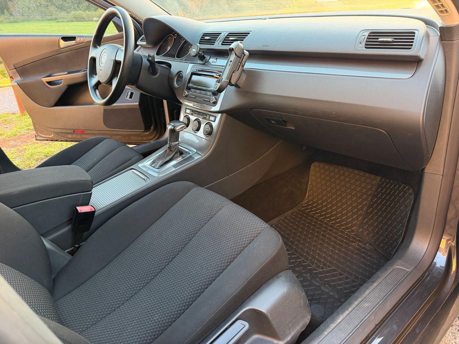 Volkswagen Passat 2009 — photo 8