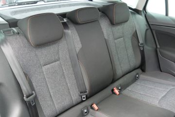 Skoda Kamiq Clever 1,0 TSI AHZV LED PDC SHZ