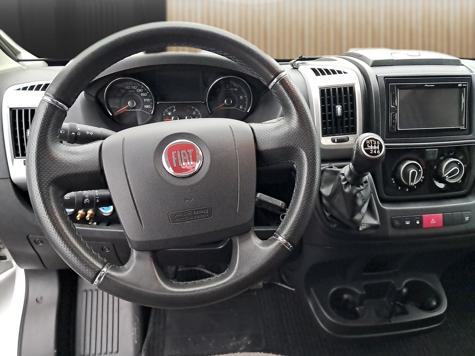 Fahrzeugabbildung Etrusco T 7400 SB Luftfederung,Markise,SAT+TV