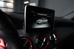 MERCEDES-BENZ CLA 45 AMG 4Matic*Bi-Xenon*Kamera*Navi*18"*