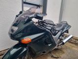 Kawasaki ZZR 1100 - KAWASAKI ZZR 1100