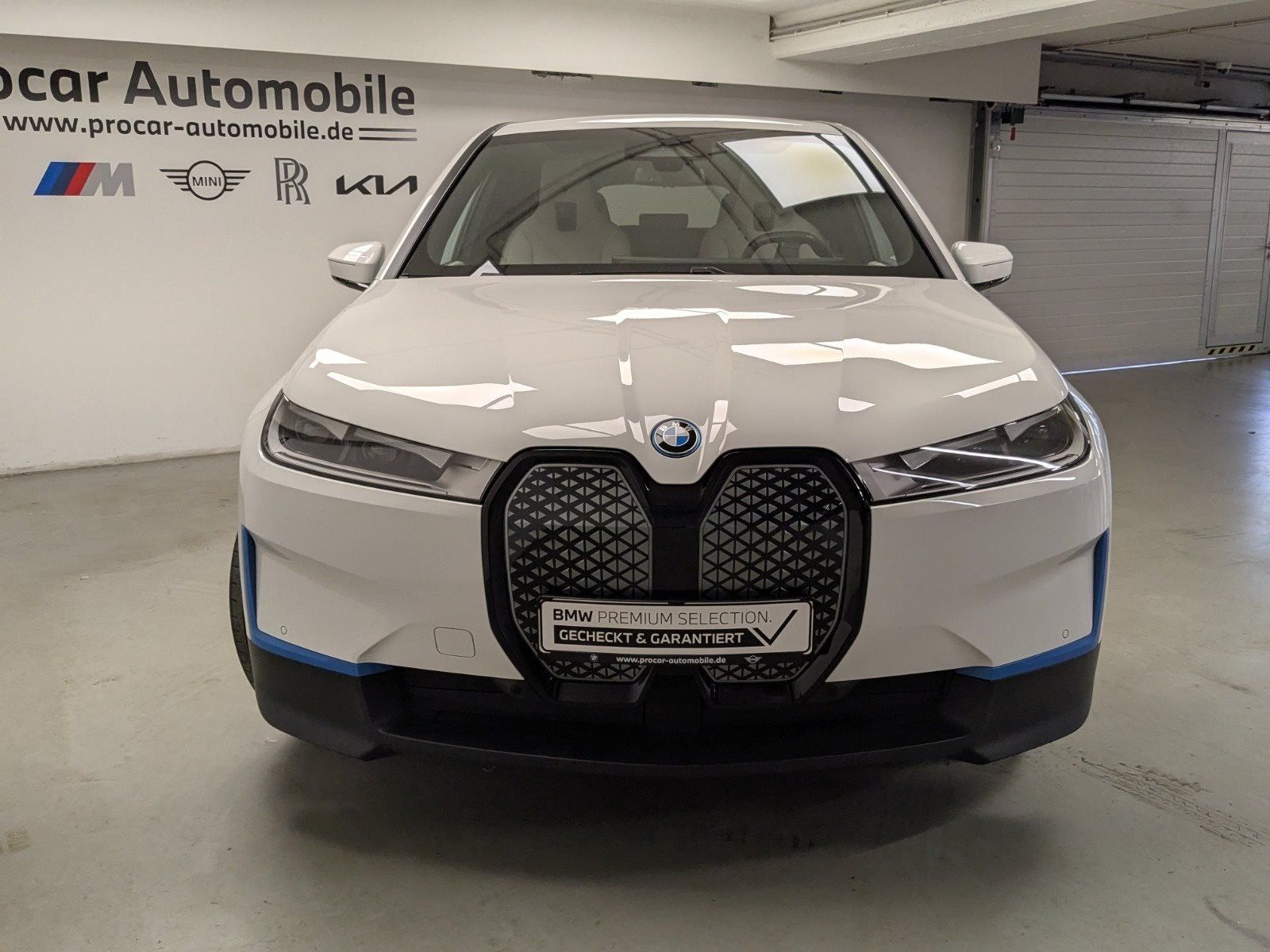 BMW iX xDrive40 LiveProf HuD H K Komfortzugang Shz foto 3