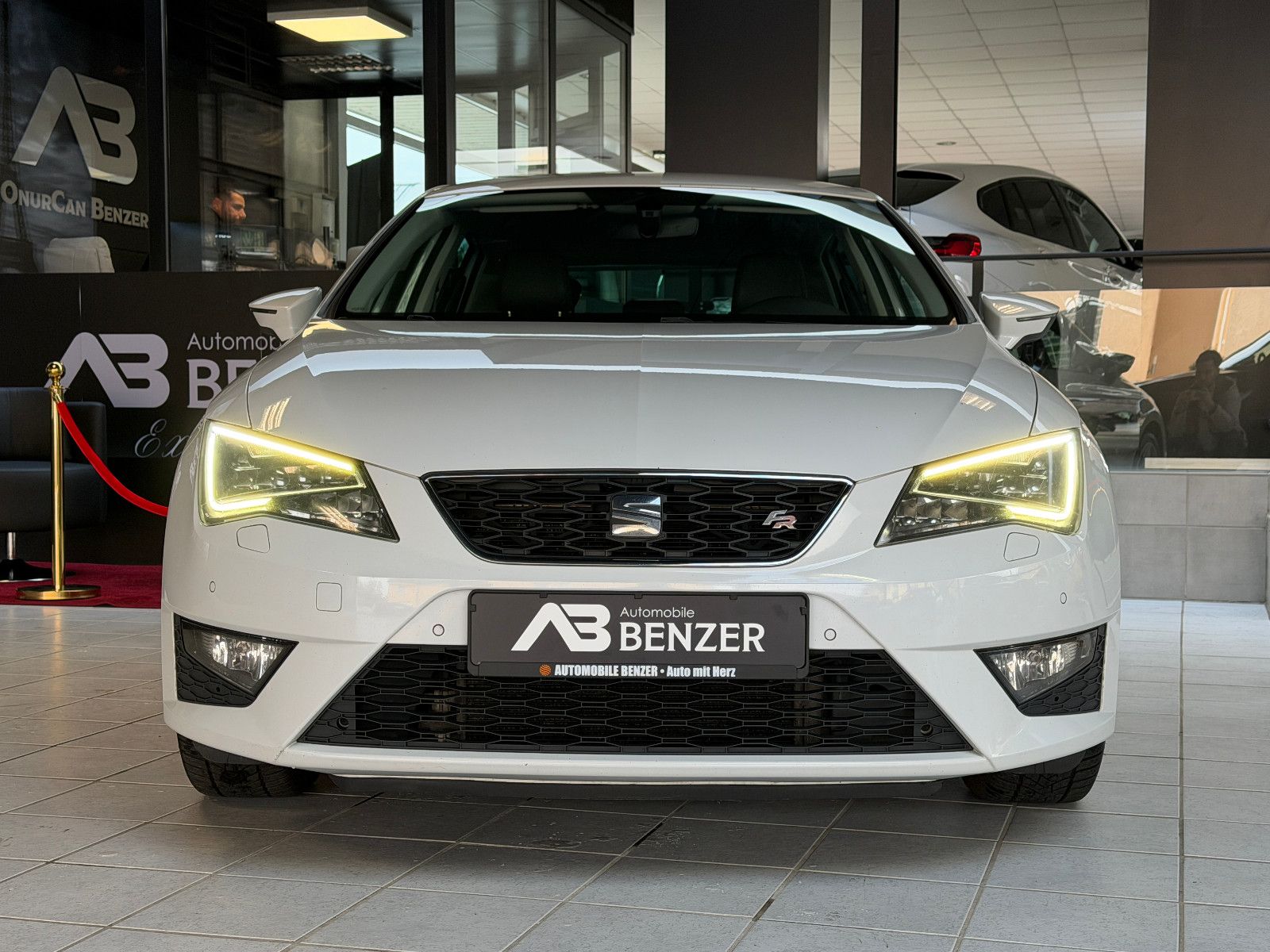 Fahrzeugabbildung SEAT Leon /FR-LINE/LED/NAVI/LEDER/KLIMA/ACC