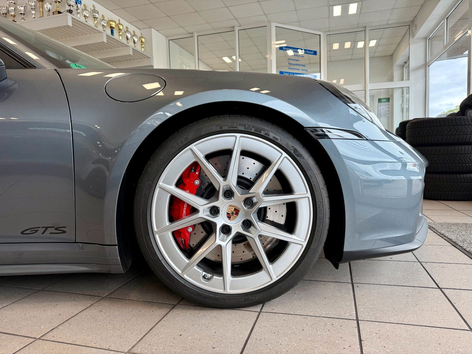 Fahrzeugabbildung Porsche 911 992.2 Carrera GTS AERO-Kit / LIFT / 18-Wege
