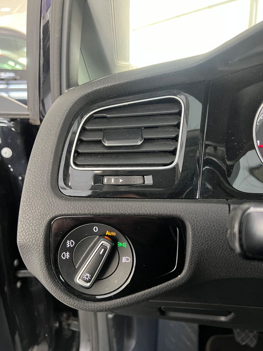 Fahrzeugabbildung Volkswagen Golf VII Lim. 2.0 TDI Highline BMT